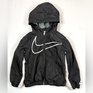 NIKE Toddler Boys’ Black‎ & White Nike Swoop Logo Fleece Lined Windbreaker 3T